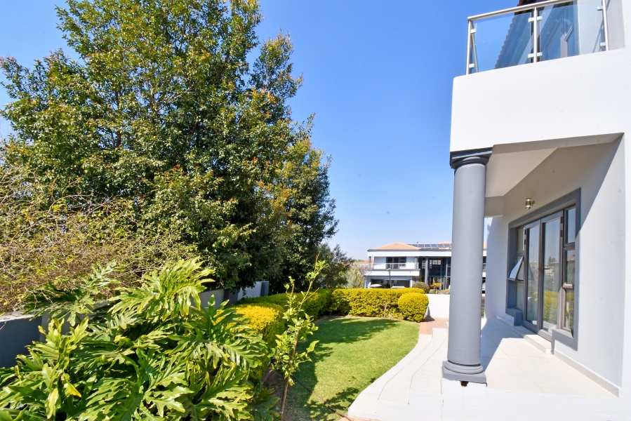 5 Bedroom Property for Sale in Blue Valley Golf Estate Gauteng