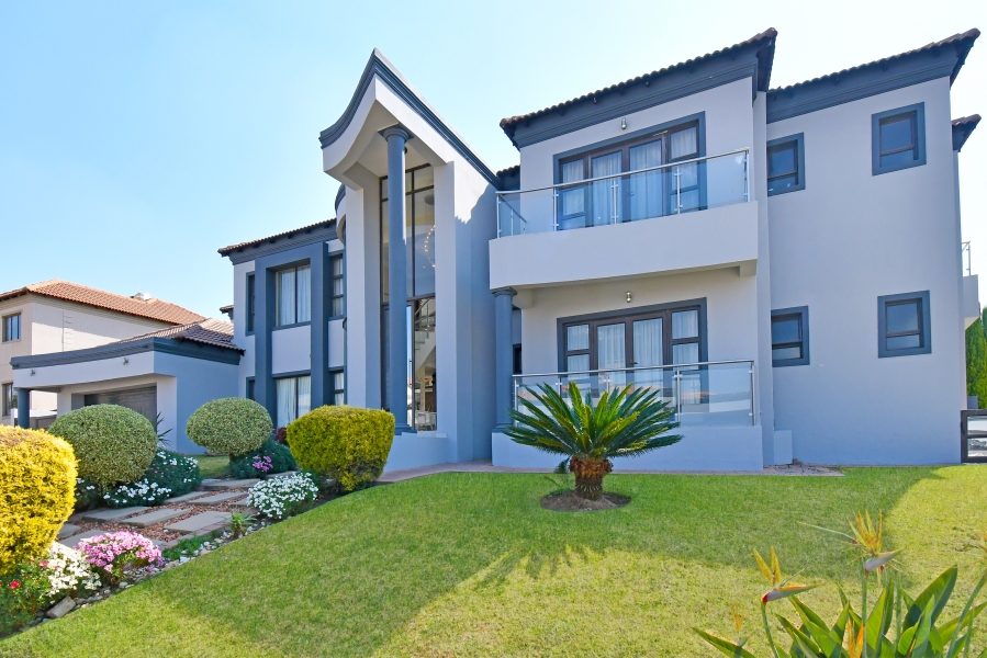 5 Bedroom Property for Sale in Blue Valley Golf Estate Gauteng