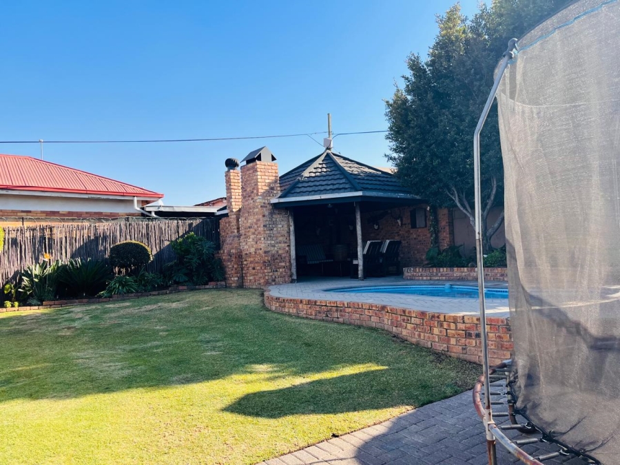 3 Bedroom Property for Sale in Homestead Gauteng