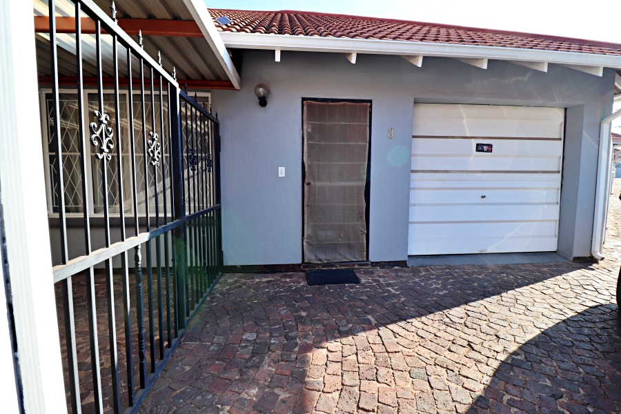 3 Bedroom Property for Sale in Simmerfield Gauteng