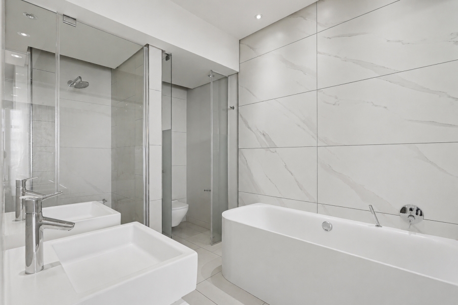 To Let 2 Bedroom Property for Rent in Sandhurst Gauteng