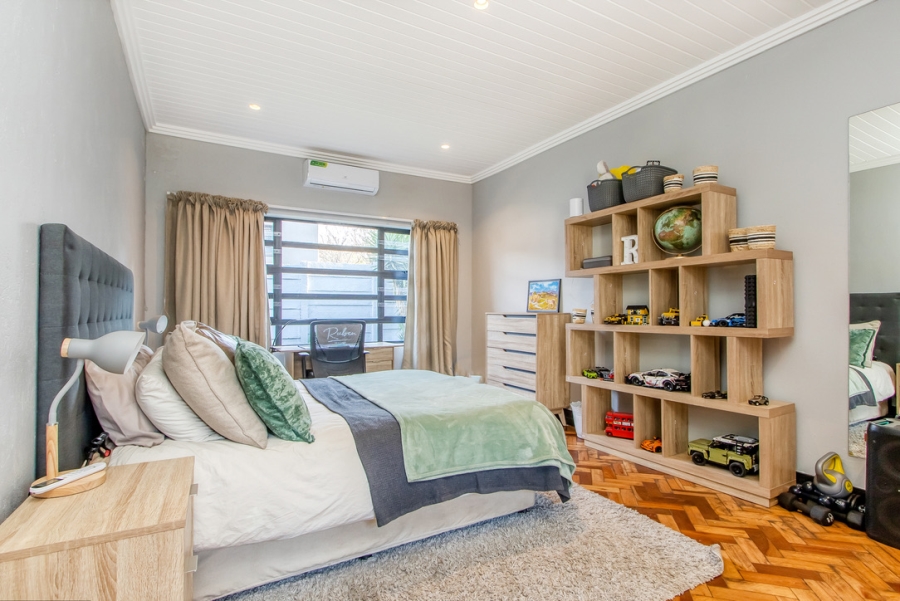 4 Bedroom Property for Sale in Linden Gauteng