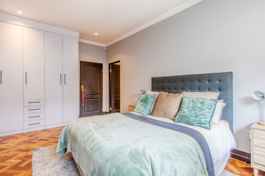 4 Bedroom Property for Sale in Linden Gauteng