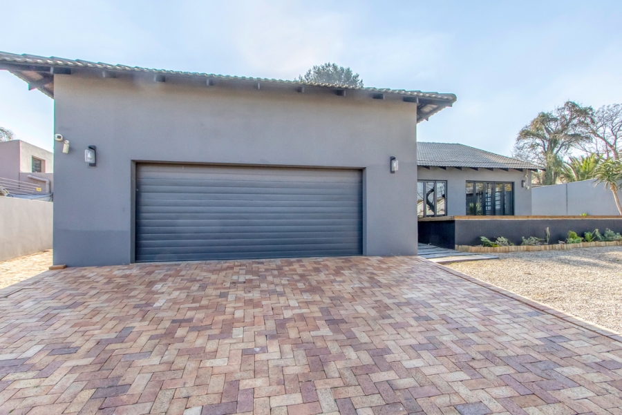 4 Bedroom Property for Sale in Linden Gauteng