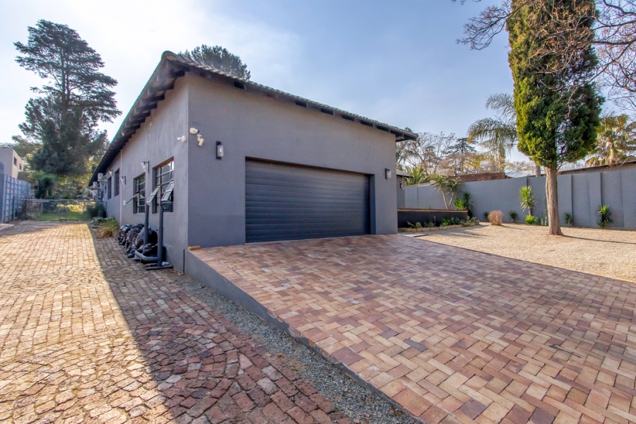4 Bedroom Property for Sale in Linden Gauteng