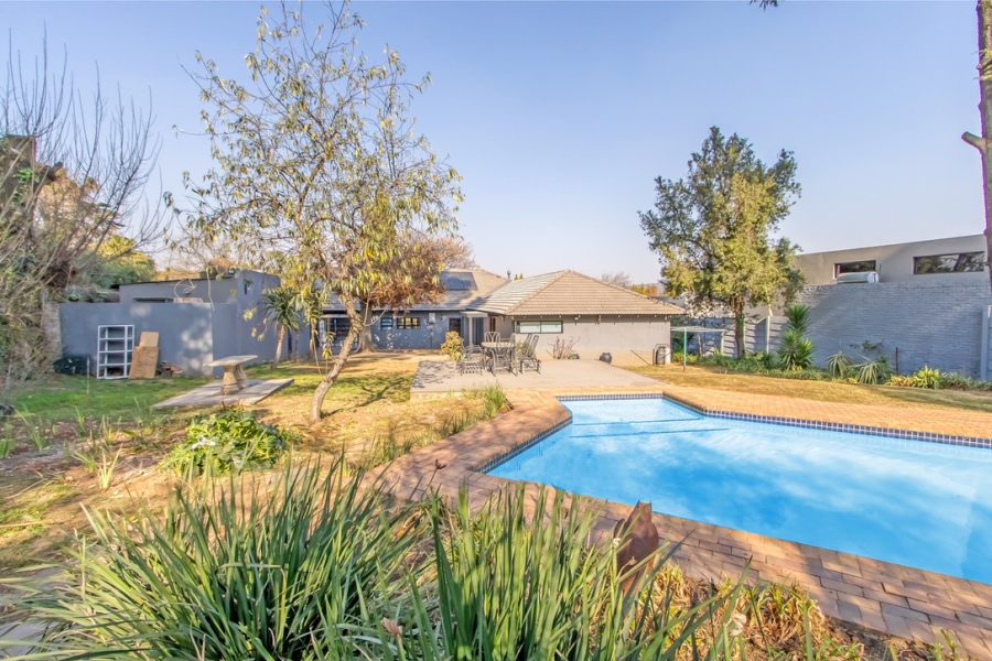 4 Bedroom Property for Sale in Linden Gauteng