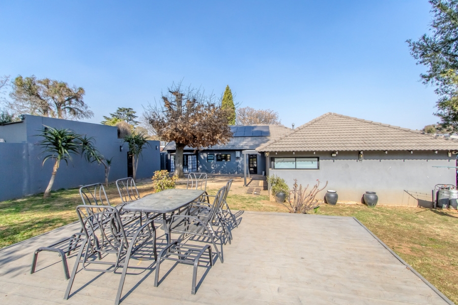 4 Bedroom Property for Sale in Linden Gauteng