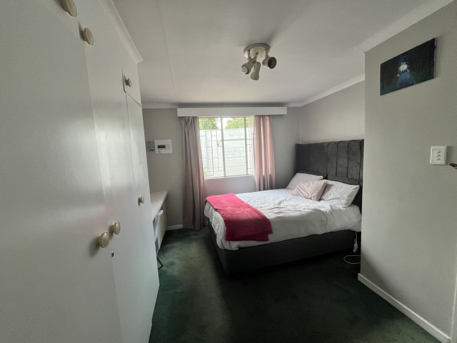 1 Bedroom Property for Sale in Moret Gauteng