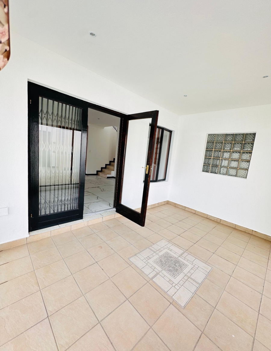To Let 3 Bedroom Property for Rent in Vorna Valley Gauteng
