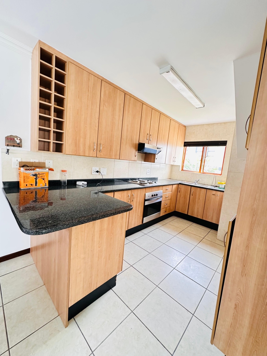 To Let 3 Bedroom Property for Rent in Vorna Valley Gauteng