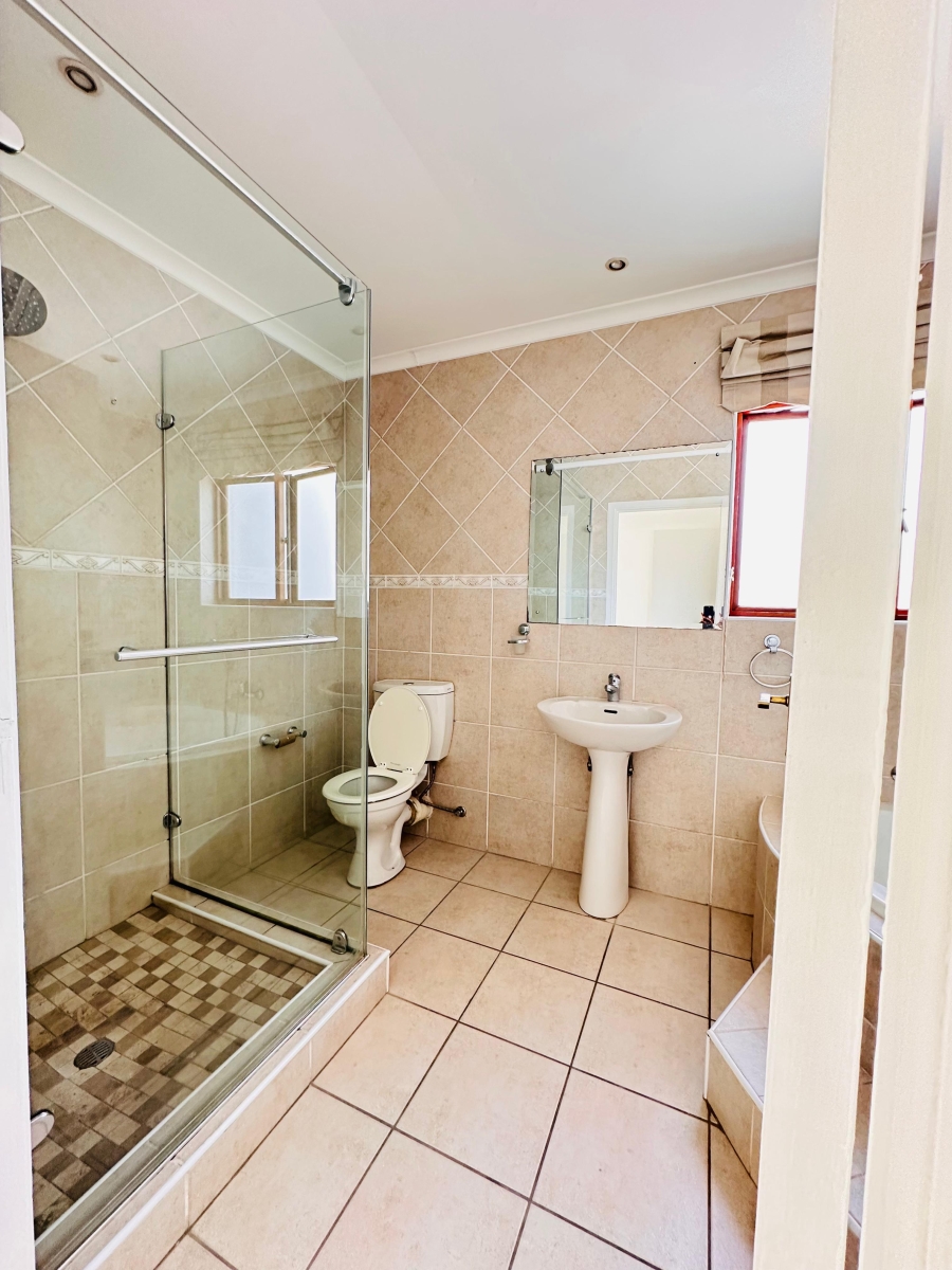To Let 3 Bedroom Property for Rent in Vorna Valley Gauteng