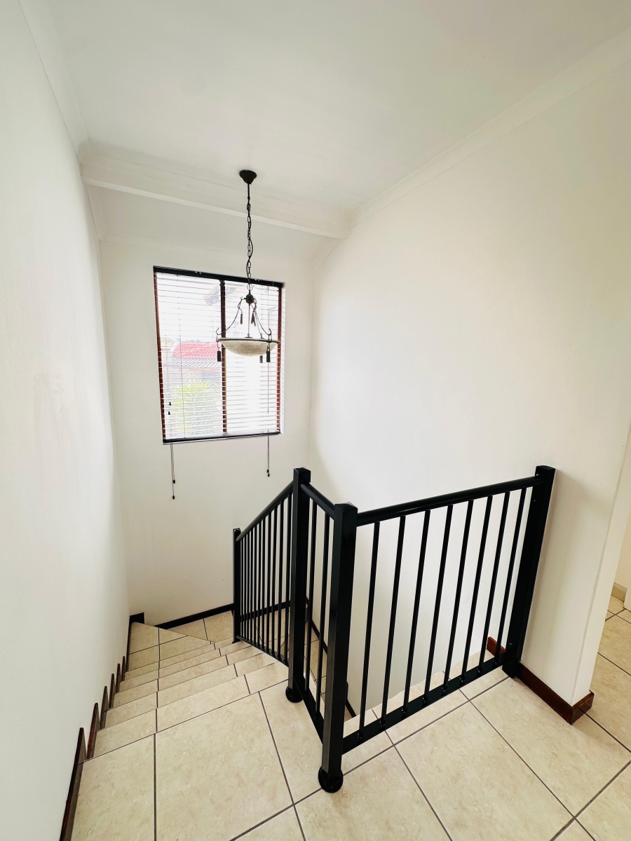 To Let 3 Bedroom Property for Rent in Vorna Valley Gauteng