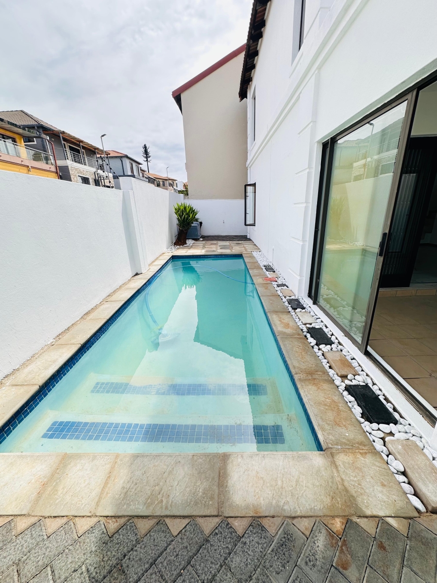 To Let 3 Bedroom Property for Rent in Vorna Valley Gauteng