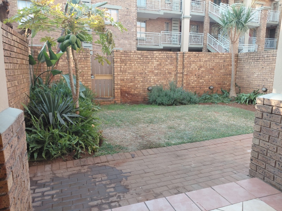 2 Bedroom Property for Sale in Die Hoewes Gauteng