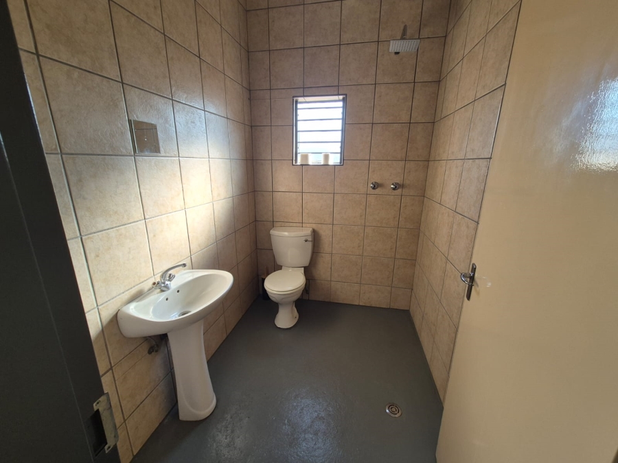 To Let Commercial Property for Rent in Hennopspark Gauteng