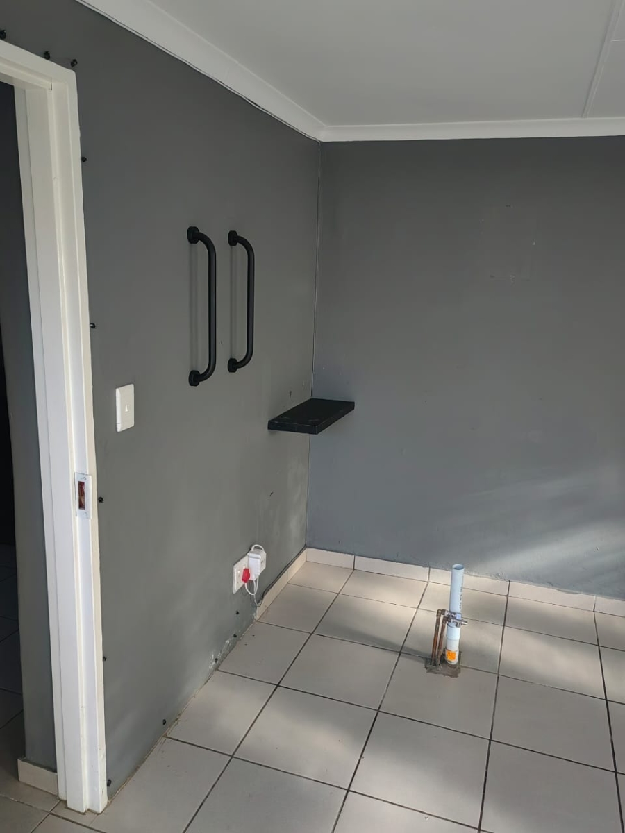 To Let Commercial Property for Rent in Alberton North Gauteng