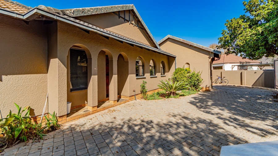 4 Bedroom Property for Sale in Albertsdal Gauteng