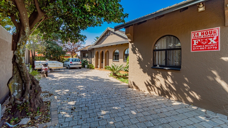 4 Bedroom Property for Sale in Albertsdal Gauteng