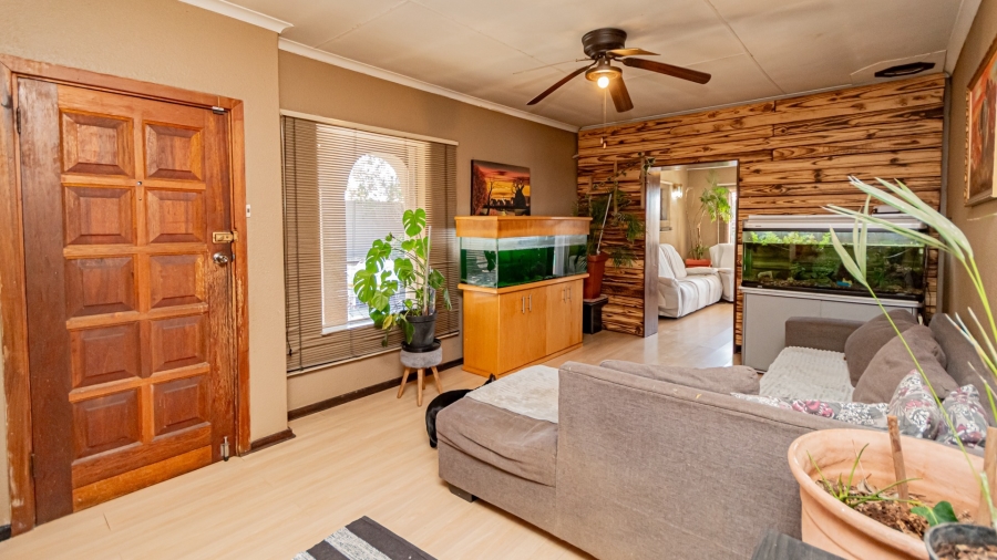 4 Bedroom Property for Sale in Albertsdal Gauteng