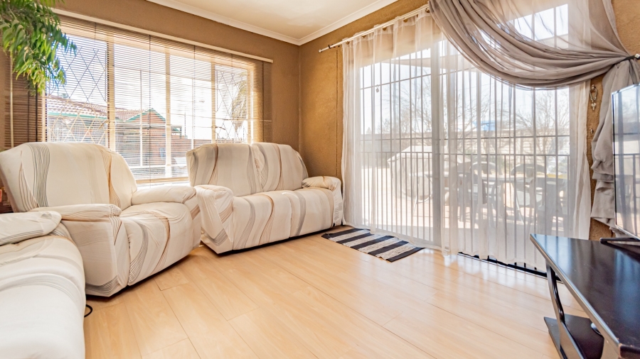 4 Bedroom Property for Sale in Albertsdal Gauteng
