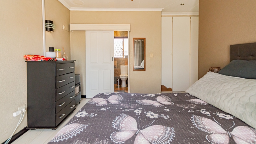 4 Bedroom Property for Sale in Albertsdal Gauteng