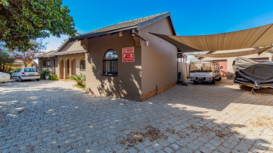 4 Bedroom Property for Sale in Albertsdal Gauteng