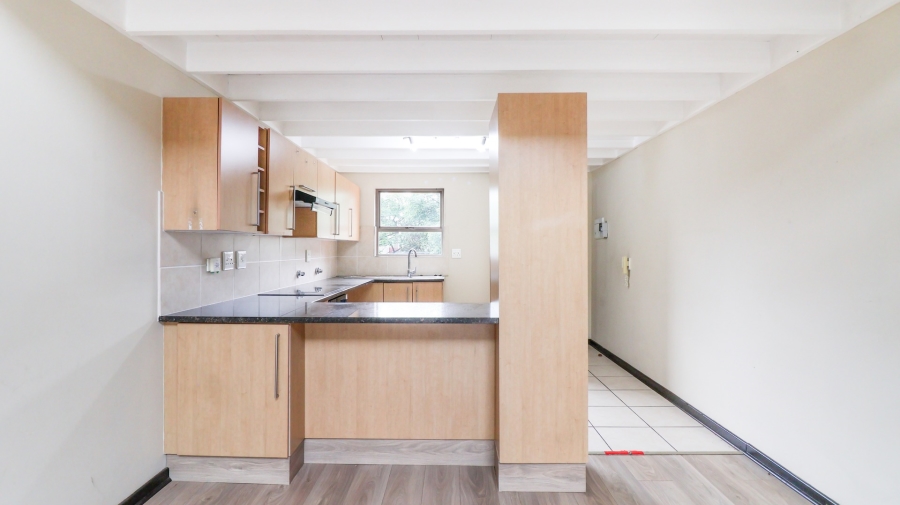 2 Bedroom Property for Sale in Lonehill Gauteng