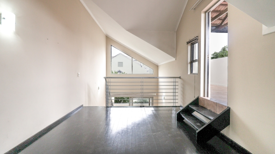 2 Bedroom Property for Sale in Lonehill Gauteng