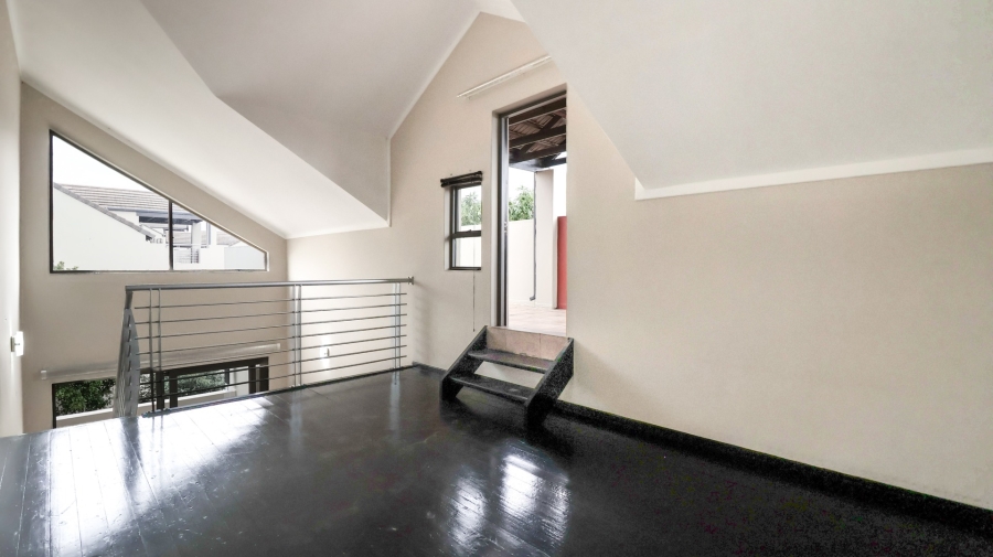 2 Bedroom Property for Sale in Lonehill Gauteng