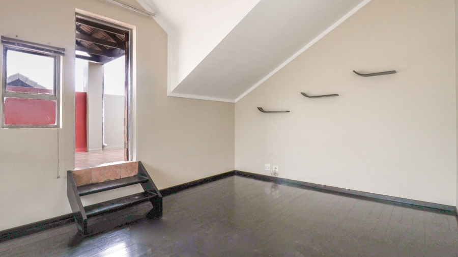 2 Bedroom Property for Sale in Lonehill Gauteng