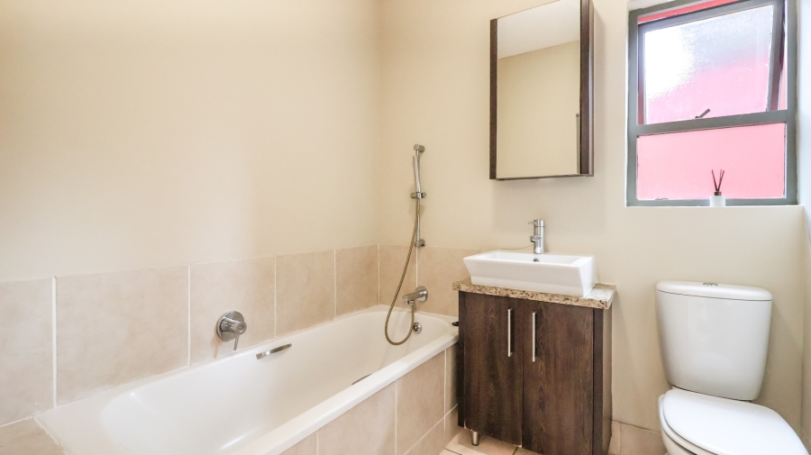 2 Bedroom Property for Sale in Lonehill Gauteng