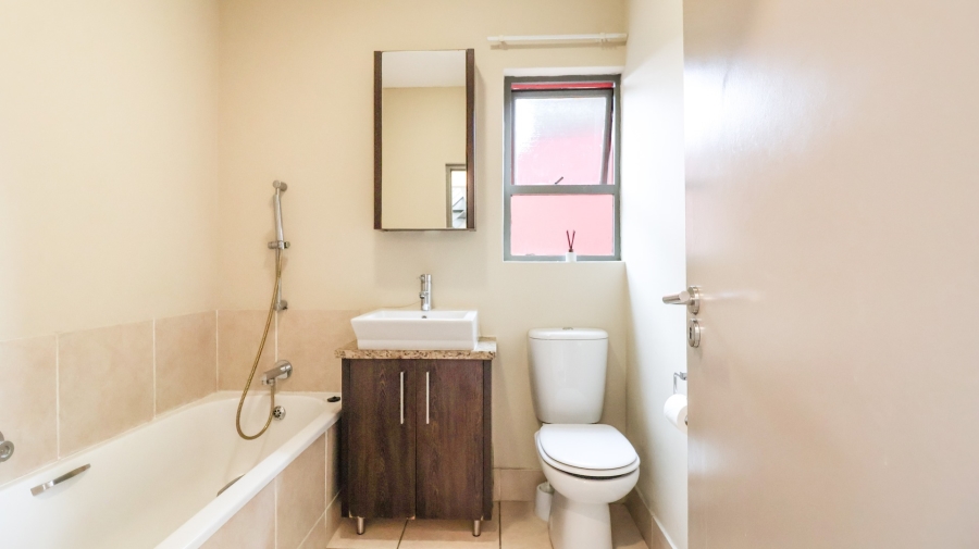 2 Bedroom Property for Sale in Lonehill Gauteng