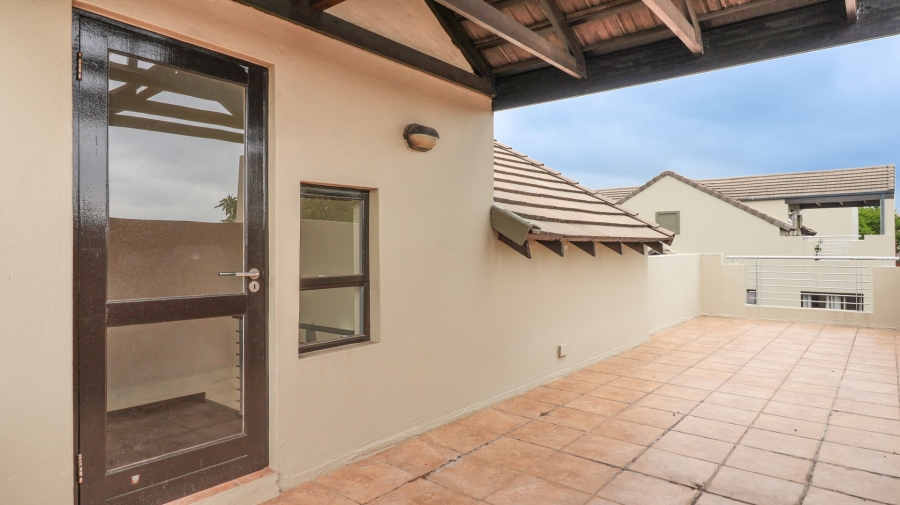 2 Bedroom Property for Sale in Lonehill Gauteng