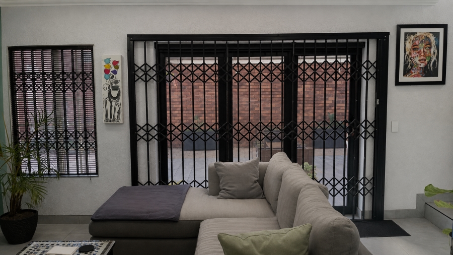 2 Bedroom Property for Sale in Rooihuiskraal North Gauteng