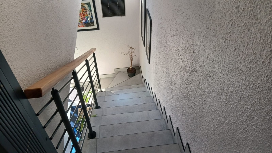 2 Bedroom Property for Sale in Rooihuiskraal North Gauteng