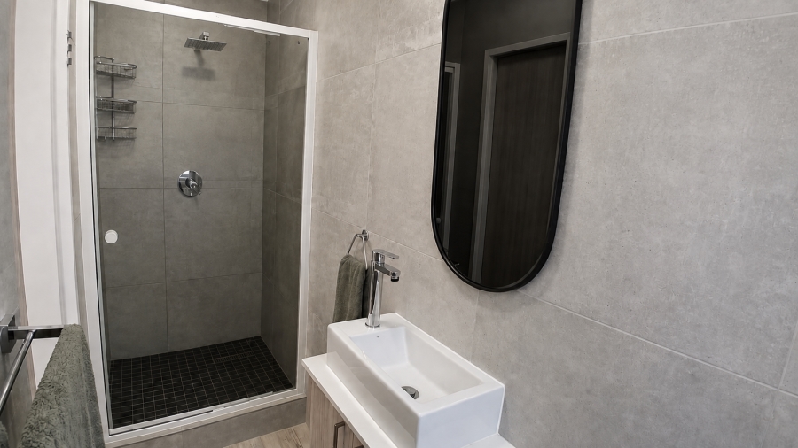 2 Bedroom Property for Sale in Rooihuiskraal North Gauteng