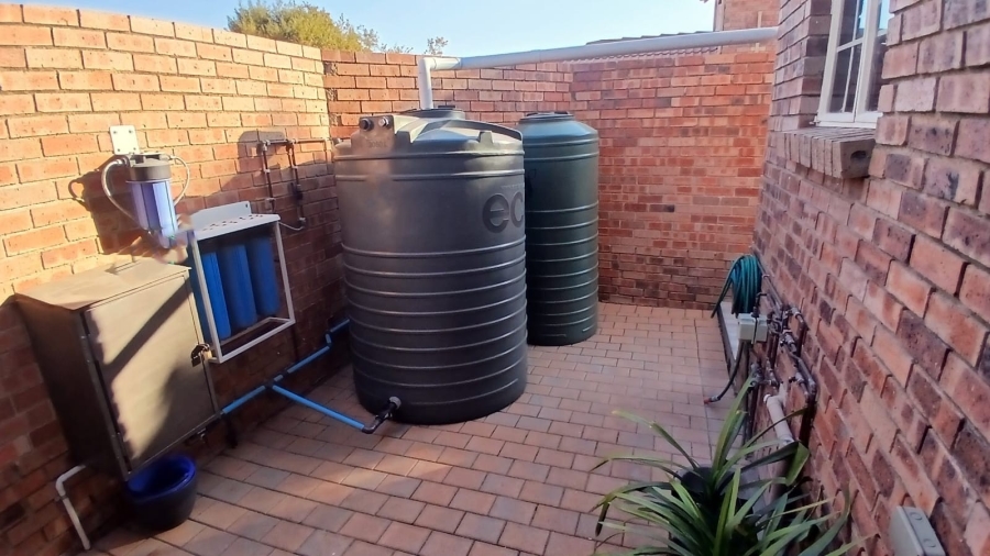 2 Bedroom Property for Sale in Rooihuiskraal North Gauteng