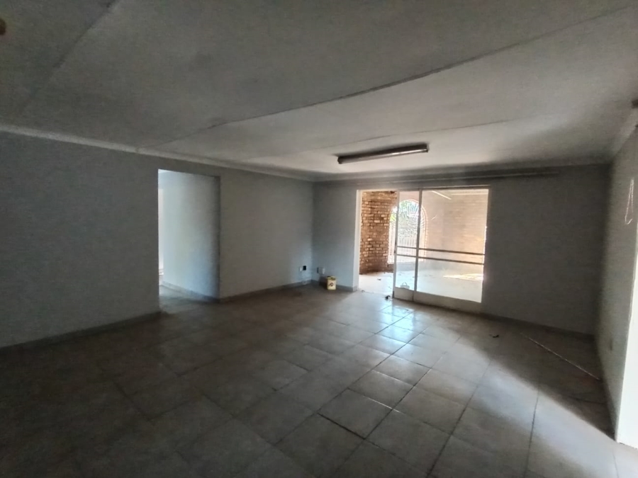 6 Bedroom Property for Sale in Pretoria North Gauteng