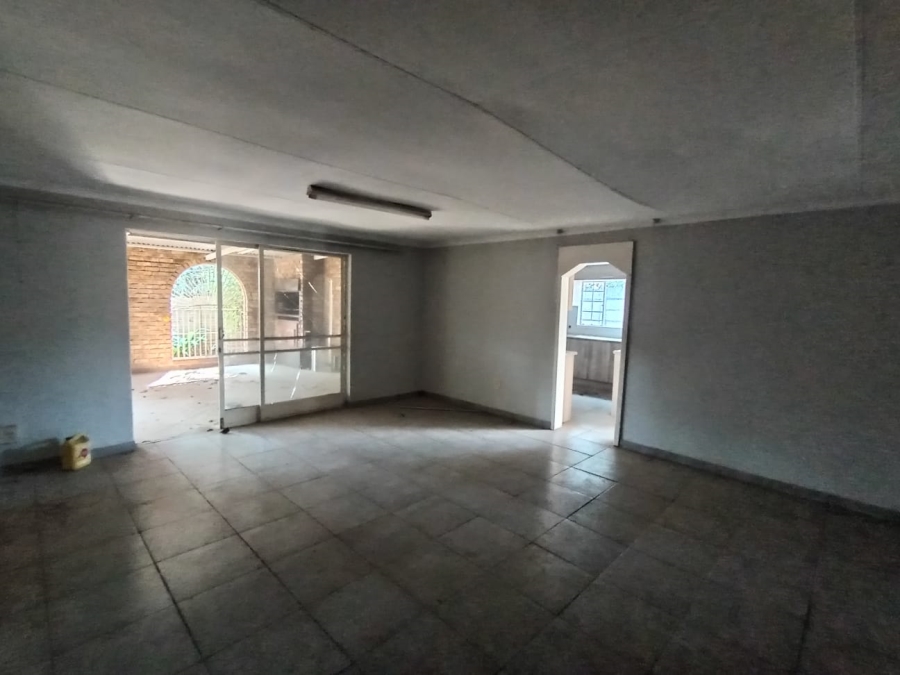 6 Bedroom Property for Sale in Pretoria North Gauteng