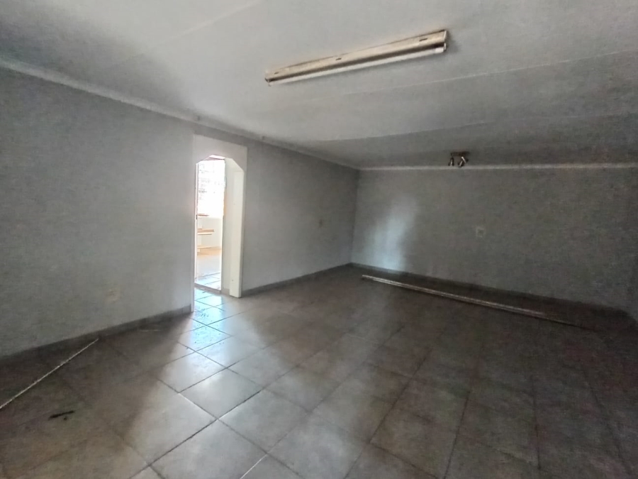 6 Bedroom Property for Sale in Pretoria North Gauteng