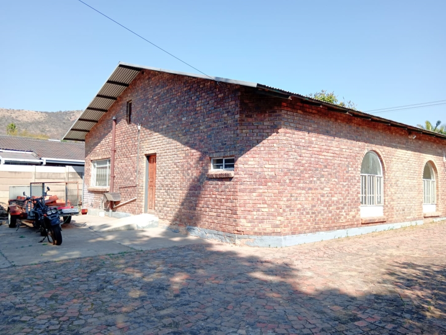6 Bedroom Property for Sale in Pretoria North Gauteng