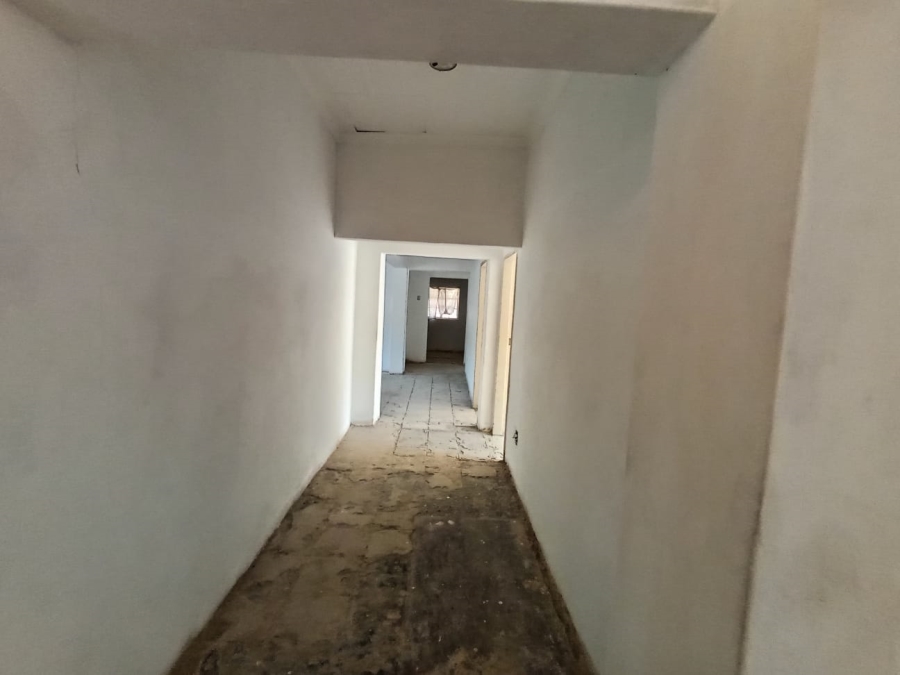 6 Bedroom Property for Sale in Pretoria North Gauteng
