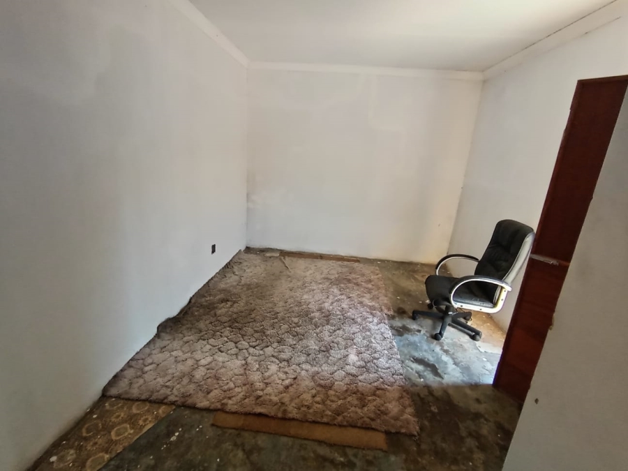 6 Bedroom Property for Sale in Pretoria North Gauteng