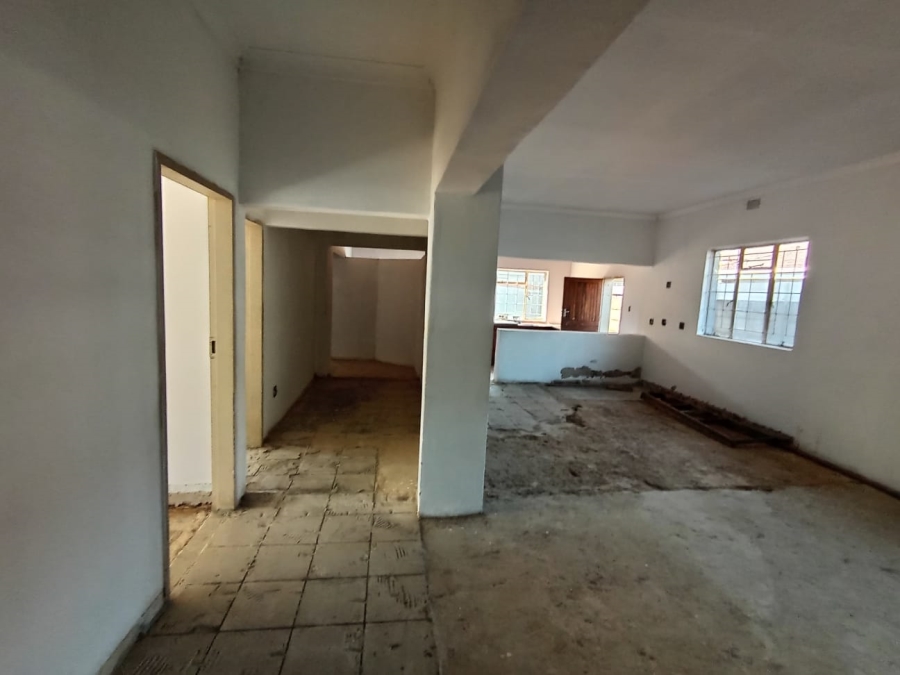 6 Bedroom Property for Sale in Pretoria North Gauteng