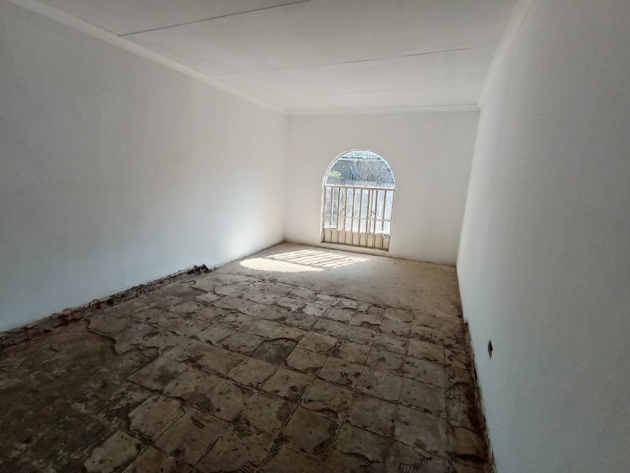 6 Bedroom Property for Sale in Pretoria North Gauteng