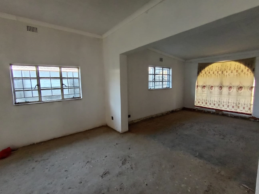 6 Bedroom Property for Sale in Pretoria North Gauteng