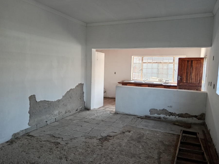 6 Bedroom Property for Sale in Pretoria North Gauteng