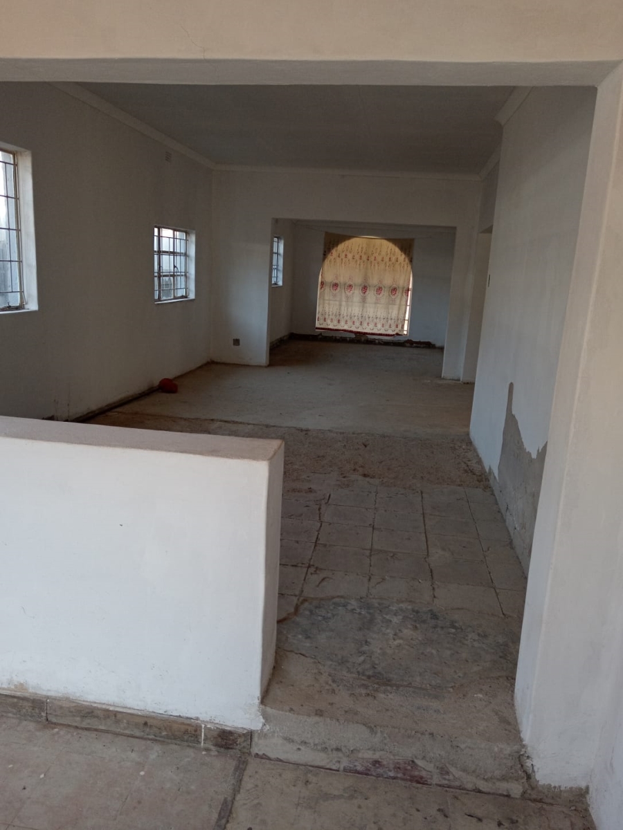 6 Bedroom Property for Sale in Pretoria North Gauteng