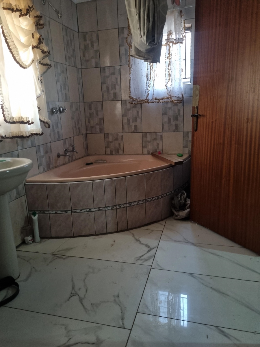 To Let 3 Bedroom Property for Rent in Morula View Gauteng