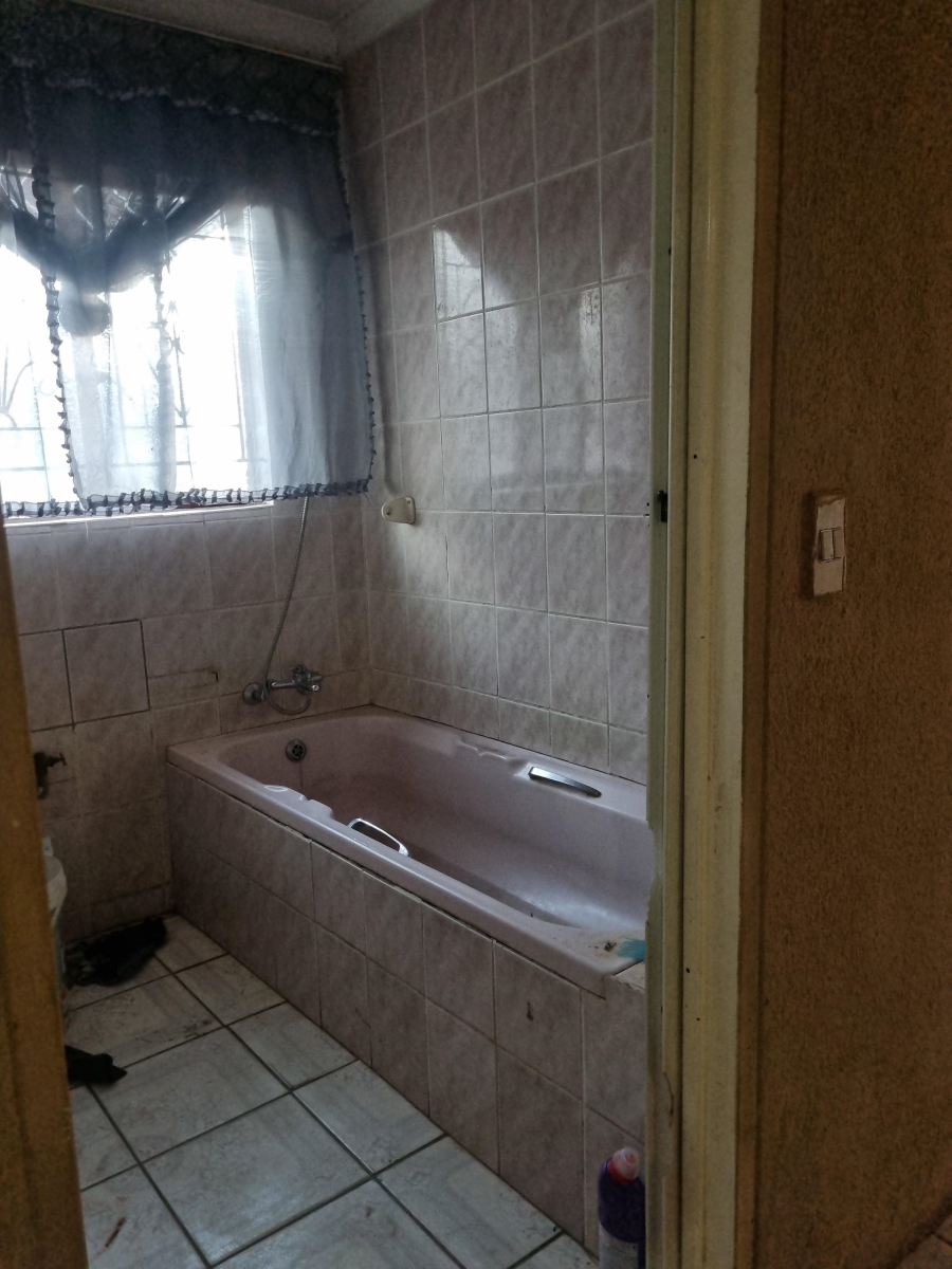 To Let 3 Bedroom Property for Rent in Morula View Gauteng